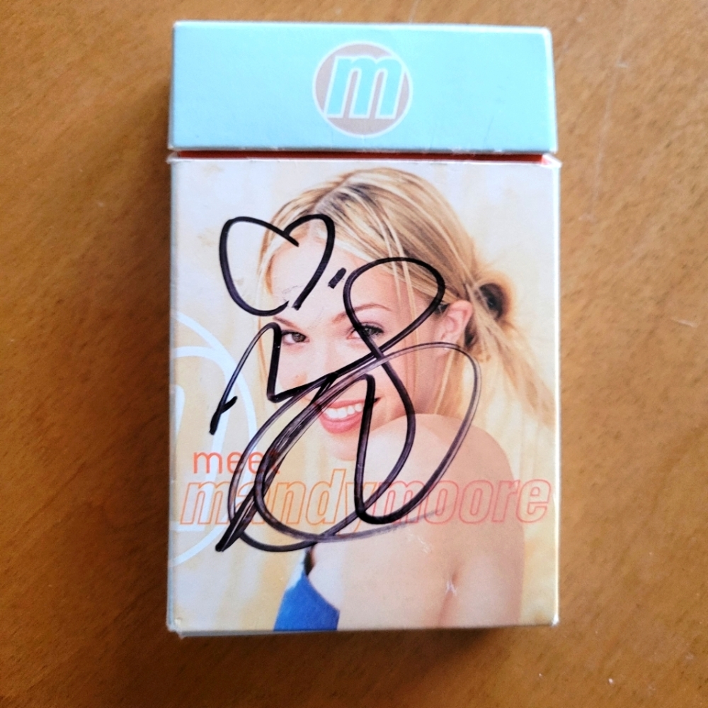 🔥🔥SALE!! Mandy Moore signed cassette tape 1999